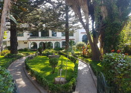 Villa 2100 m², à Coté de Palais Royal De Rmilate