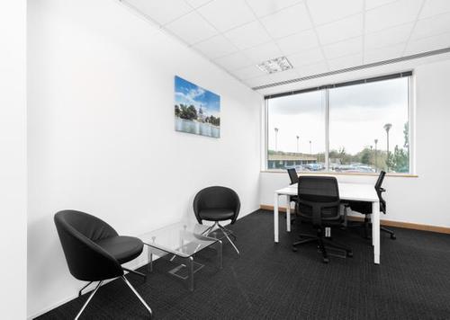 Espace de bureau privé pour 3 personnes 